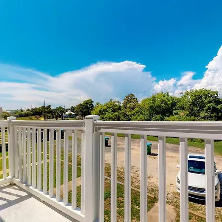 Deluna Court Getaway Vila